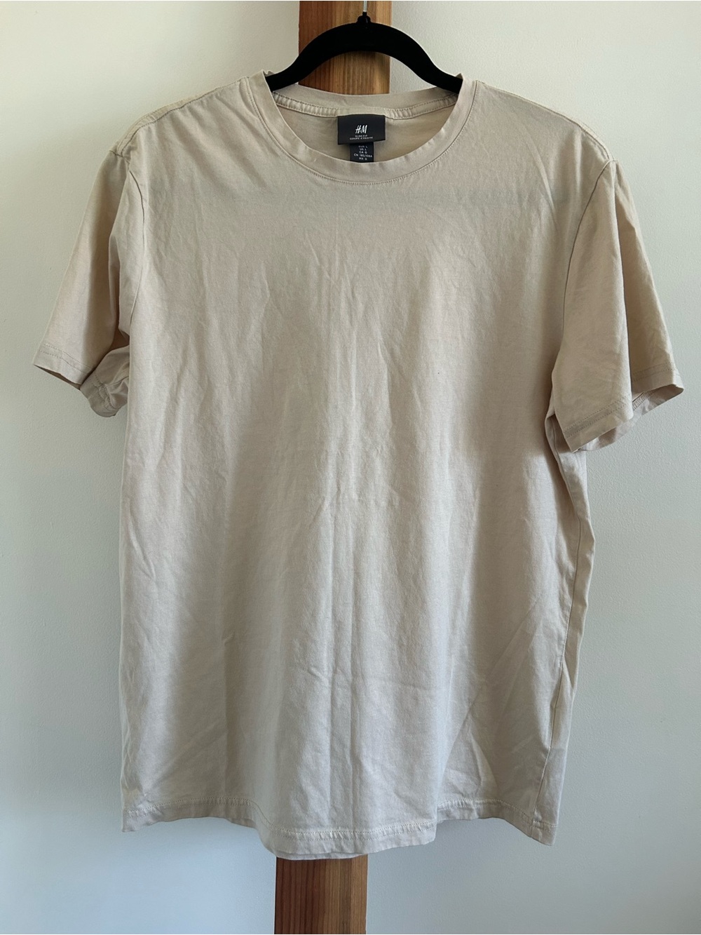 H&M Men’s Short Sleeve Crew Neck T-Shirt in Light Beige